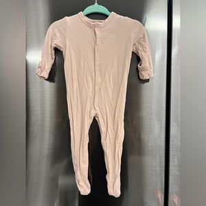 Kyte Baby snap onesie footie in Blush